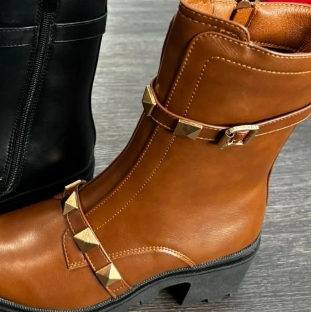 BRAND FOREVER STUDDED ZIPPER CLOSURE LOW BLOCK-HEEL WOMENS BOOT